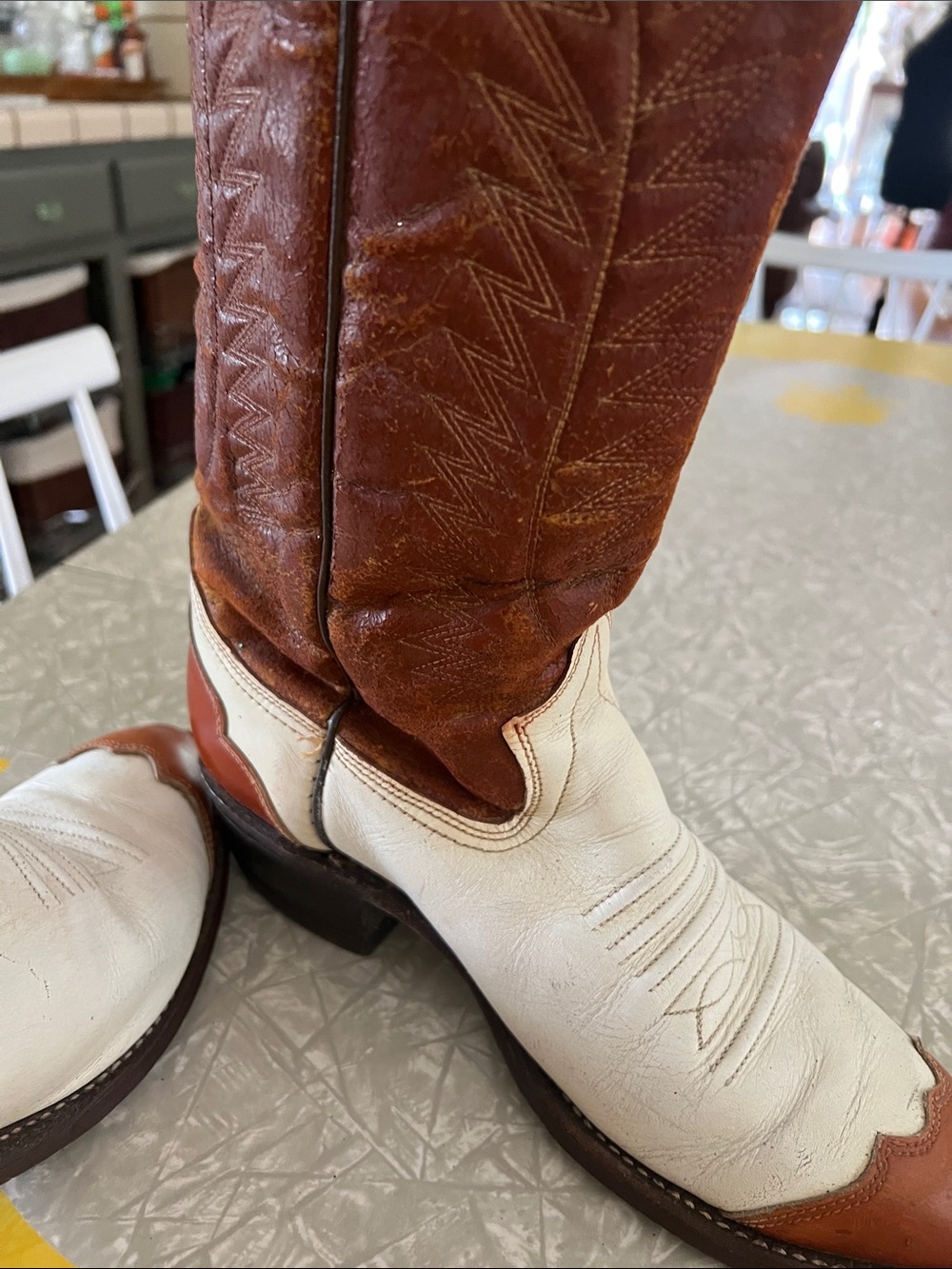 Two-Tone Brown and White vintage Cowboy Boots. Donating to cancer shop 7/14 - Picture 9 of 15